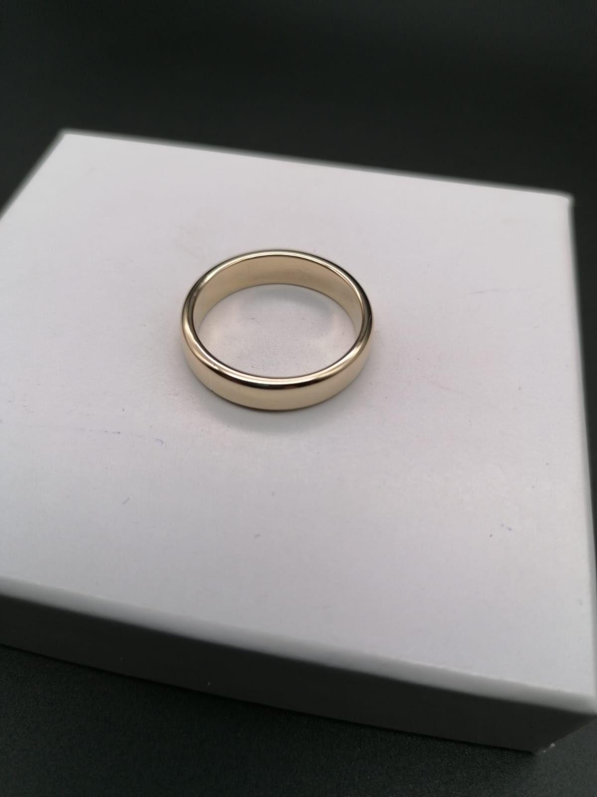 18K Gold Wedding Band